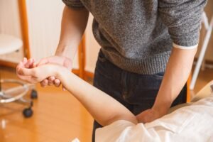 Best Chiropractor in Scottsdale, AZ (2026): A Research-Based Comparative Analysis